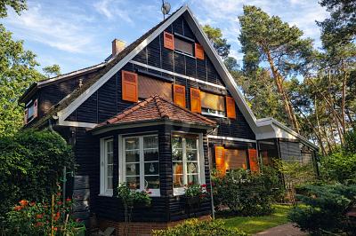 NORDISCHES FLAIR TRIFFT NATURIDYLLE M. NEBENGELASS - Einfamilienhaus Schönfeld | Angebot:26817051